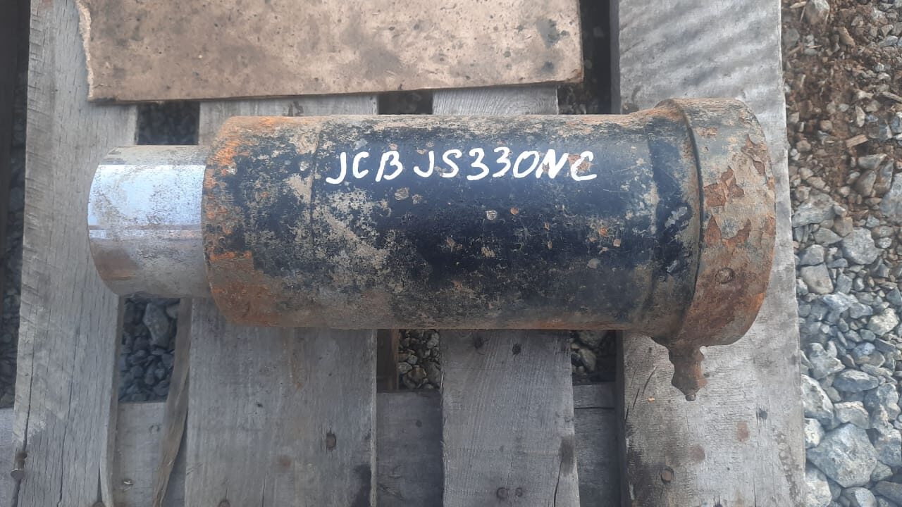 Цилиндр натяжителя цепи экскаватора js330 JSA0133